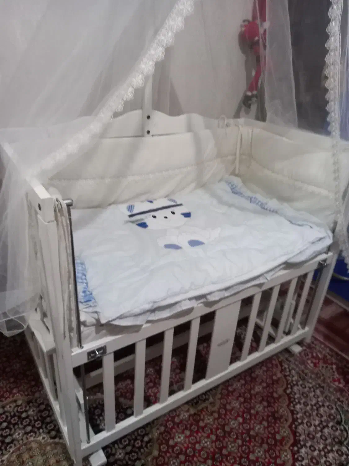 گهواره نوزادی در حد نو|تخت و سرویس خواب|اردبیل, |دیوار
