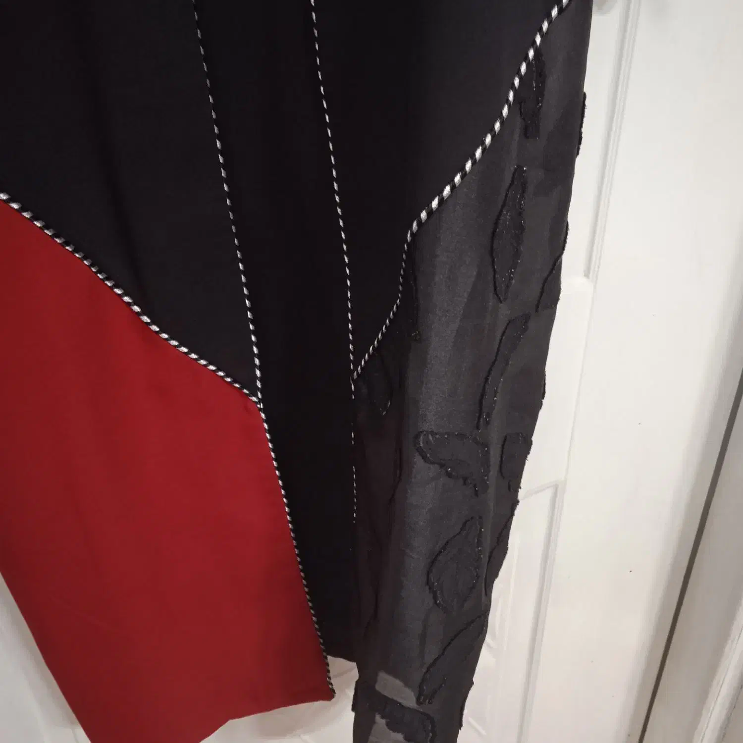 لباس و مانتو|لباس|صومعه‌سرا, |دیوار