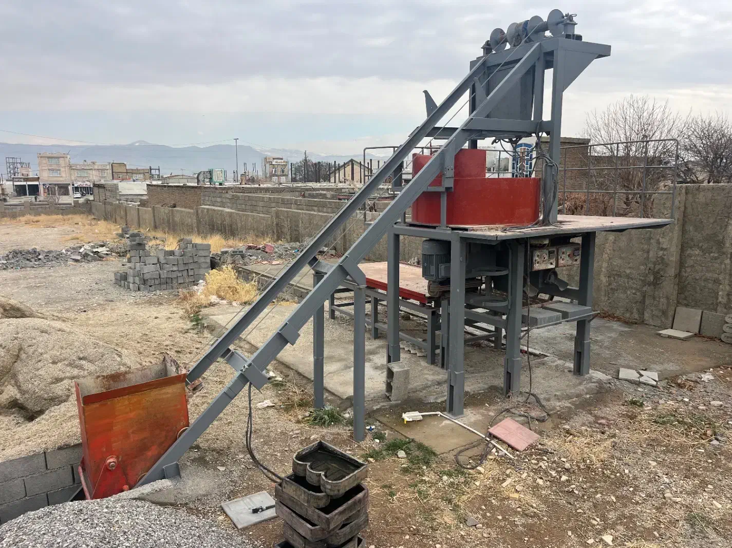 بلوک زن جدول زن سنگ مصنوعی نوار نقاله میکسر همزن|ماشین‌آلات صنعتی|تهران, دکتر هوشیار|دیوار