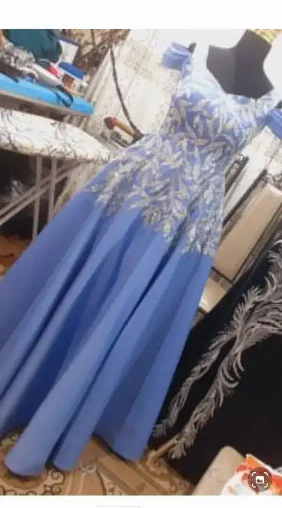 پیراهن مجلسی|لباس|صومعه‌سرا, |دیوار