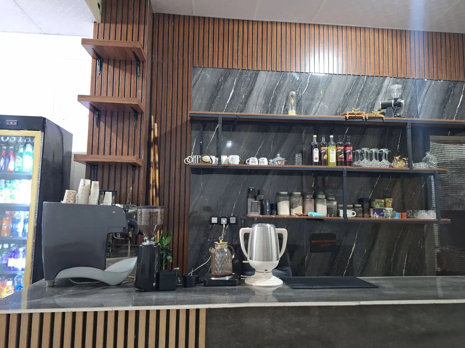 یکبار مغازه در چغادک دارای آب گاز برق|اجارهٔ مغازه و غرفه|چغادک, |دیوار