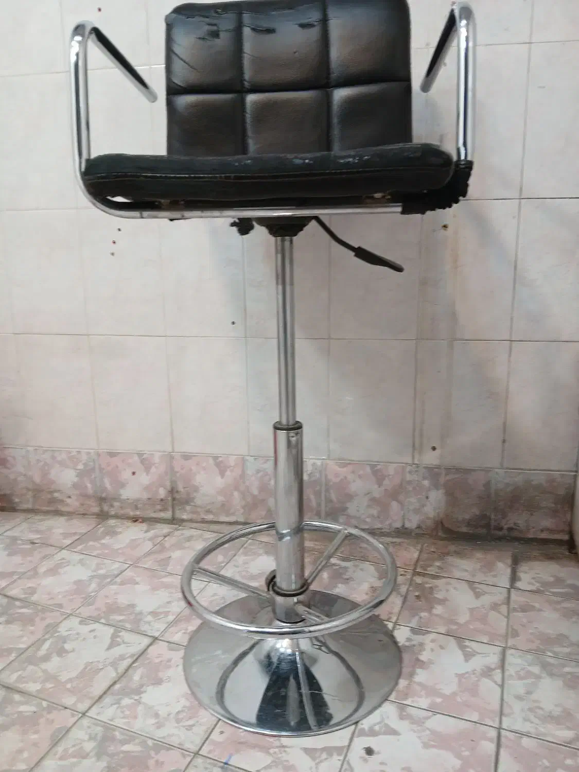 صندلی جک دار|صندلی و نیمکت|شیراز, شاهچراغ|دیوار