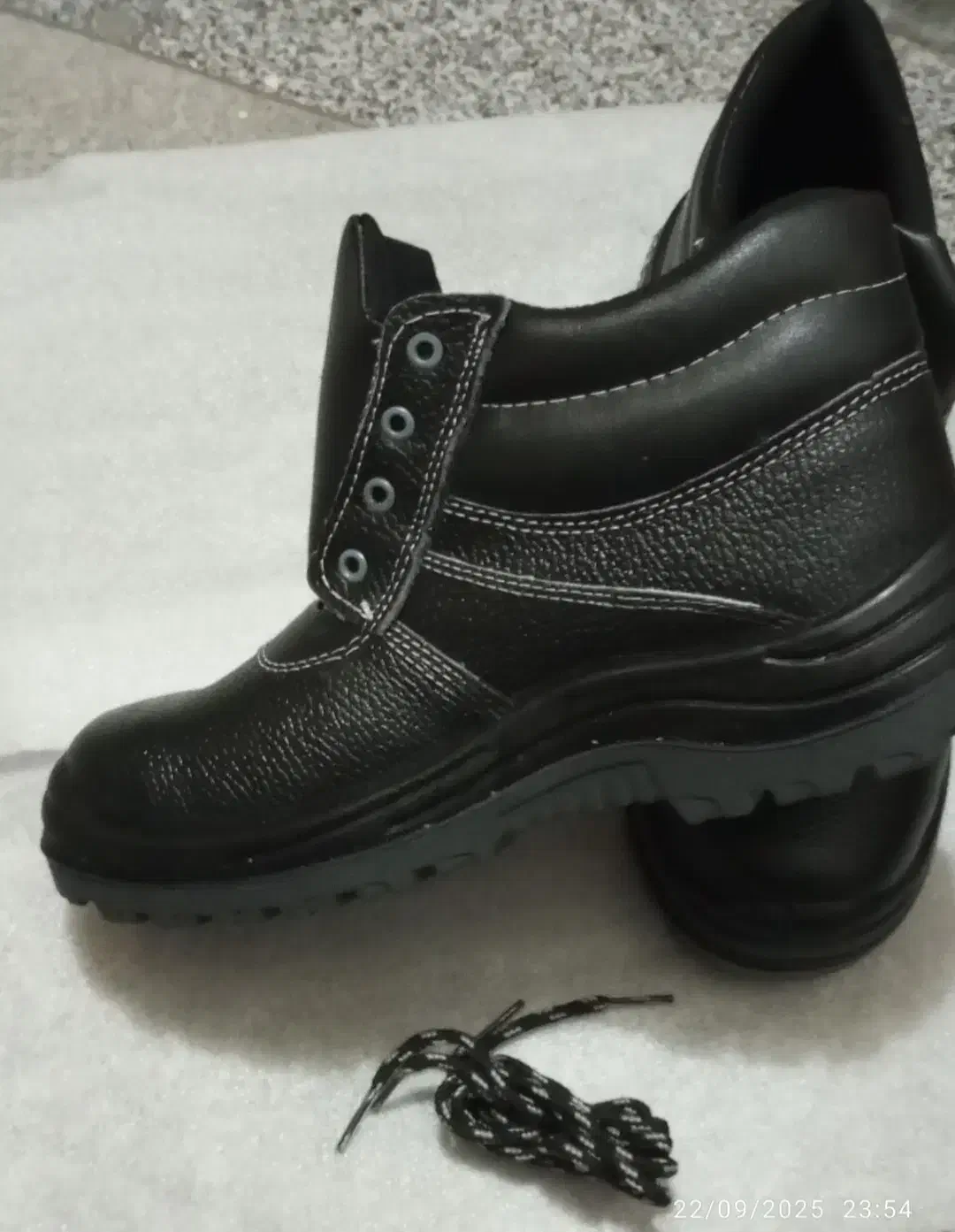 کفش ایمنی چرم جلو فلزی۴۲|کیف، کفش، کمربند|بوکان, |دیوار