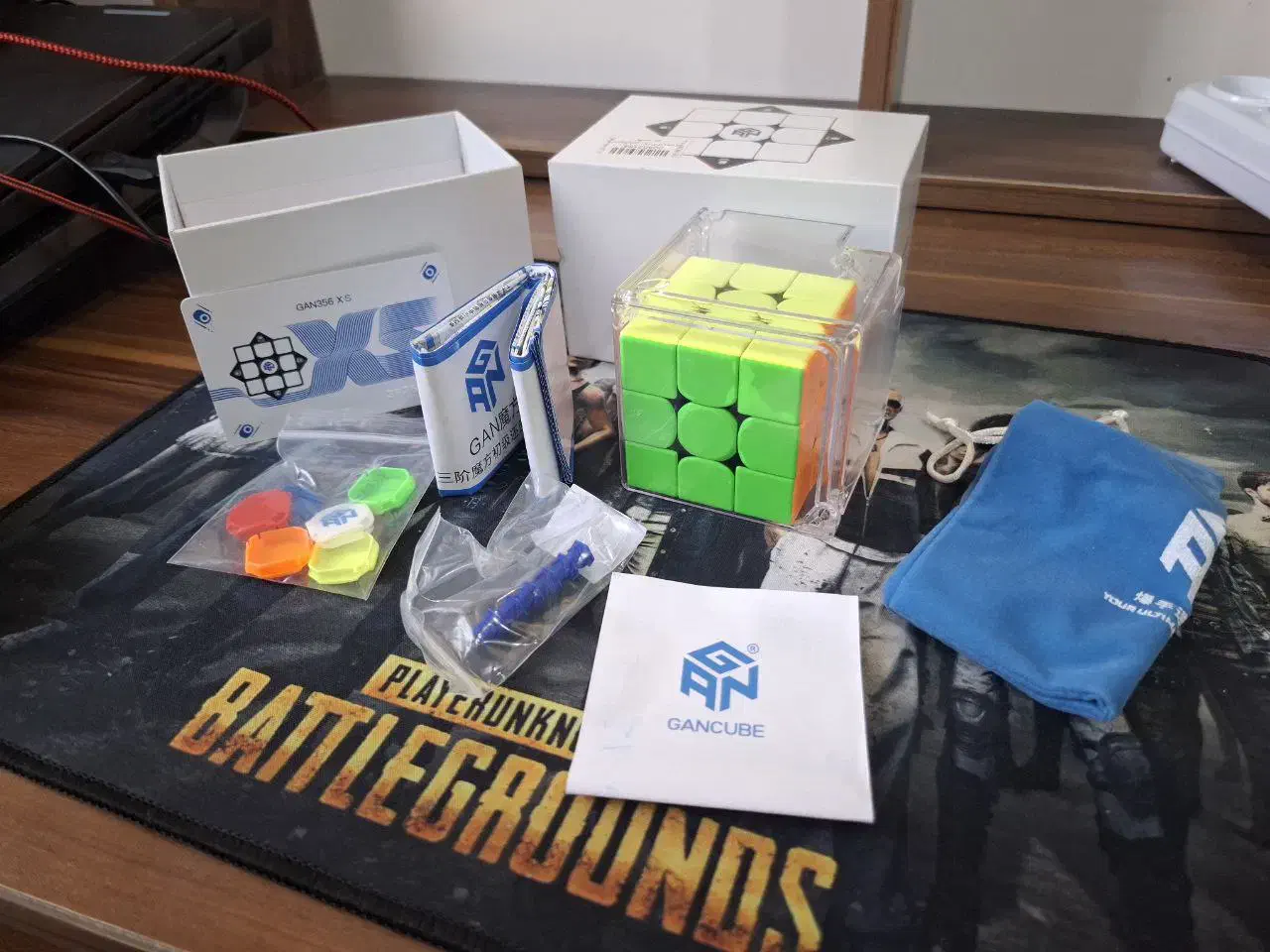 روبیک سه در سه|اسباب‌‌بازی|شیراز, بعثت|دیوار