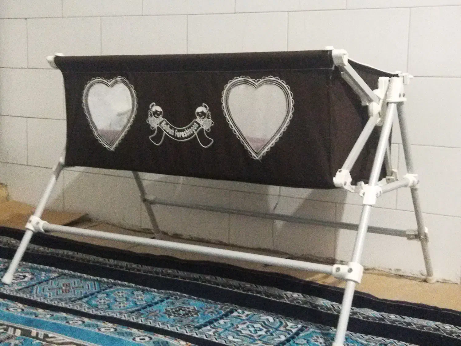 گهواره|تخت و صندلی بچه|یزد, |دیوار