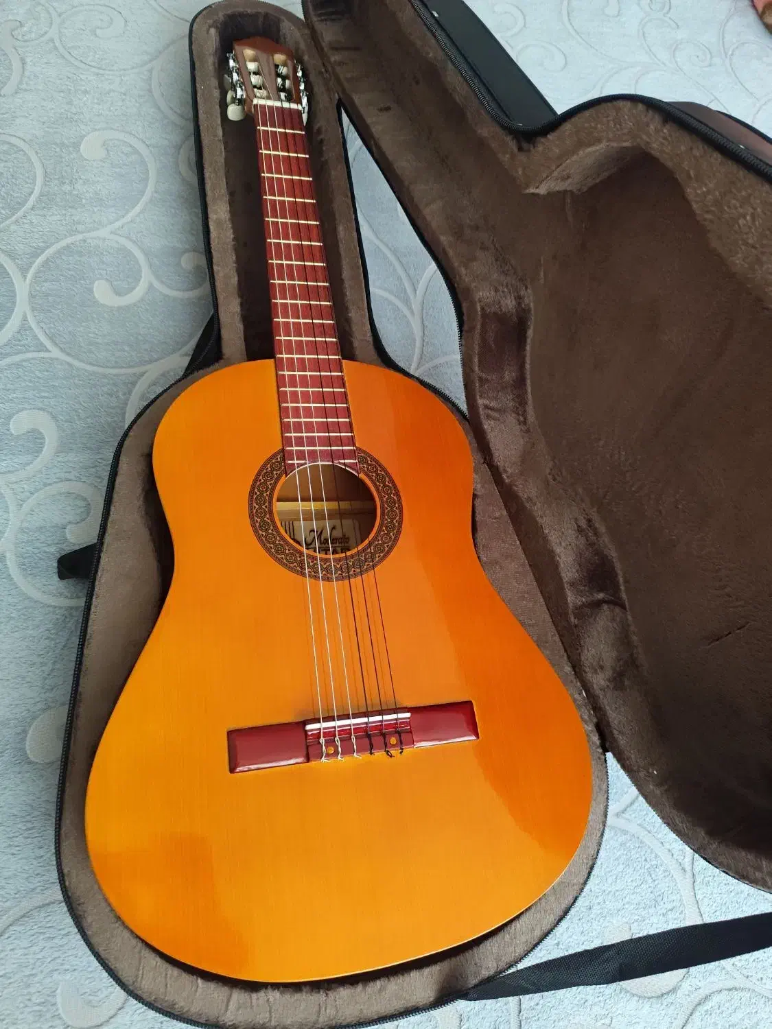 گیتار در حد نو|گیتار، بیس، امپلیفایر|شهرکرد, |دیوار