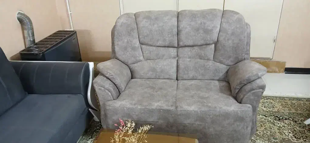 مبل ۶ نفره|مبلمان خانگی و میز عسلی|شیراز, قلعه شاهزاده بیگم|دیوار