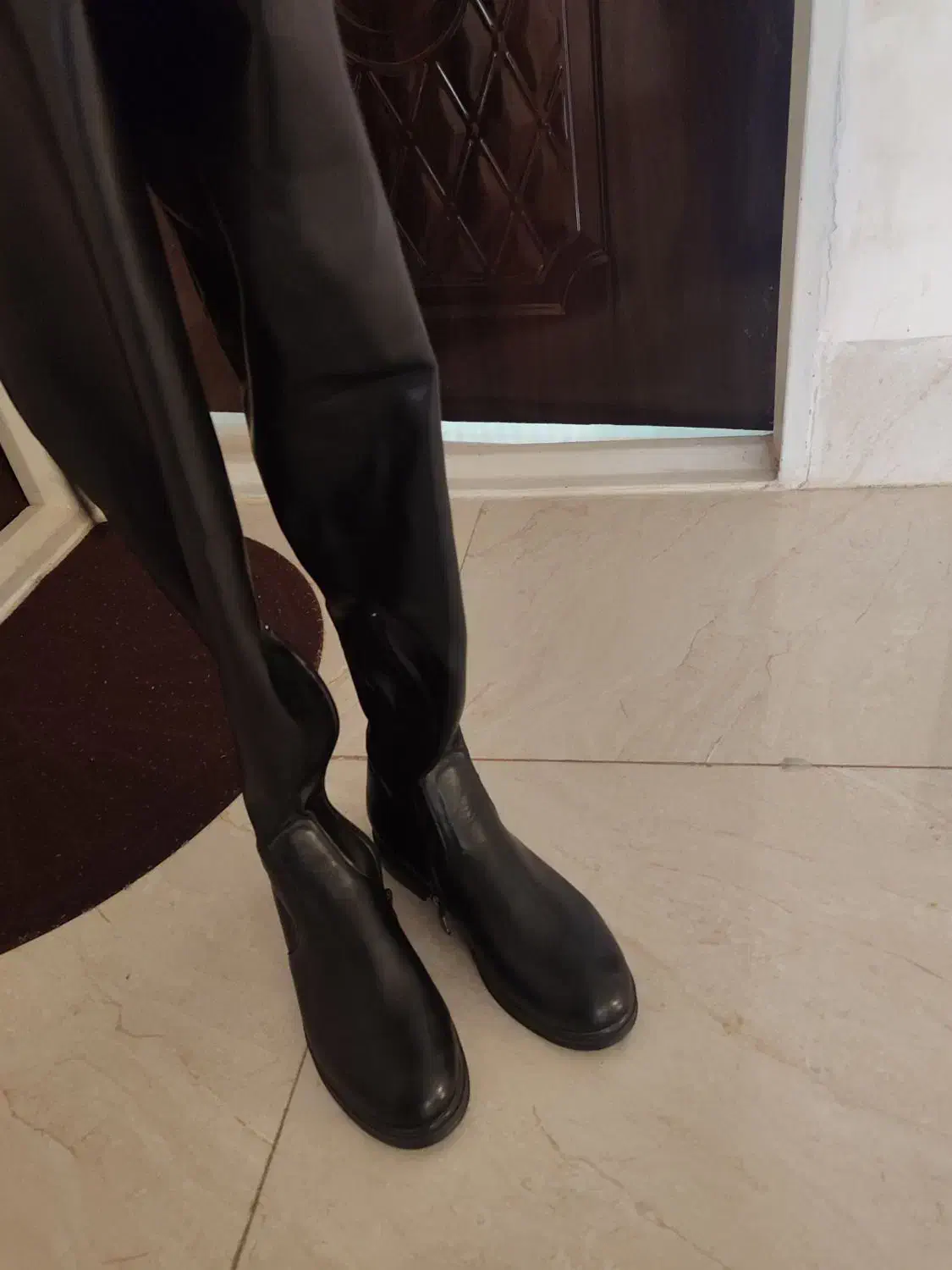 بوت بلند|کیف، کفش، کمربند|کاشمر, |دیوار