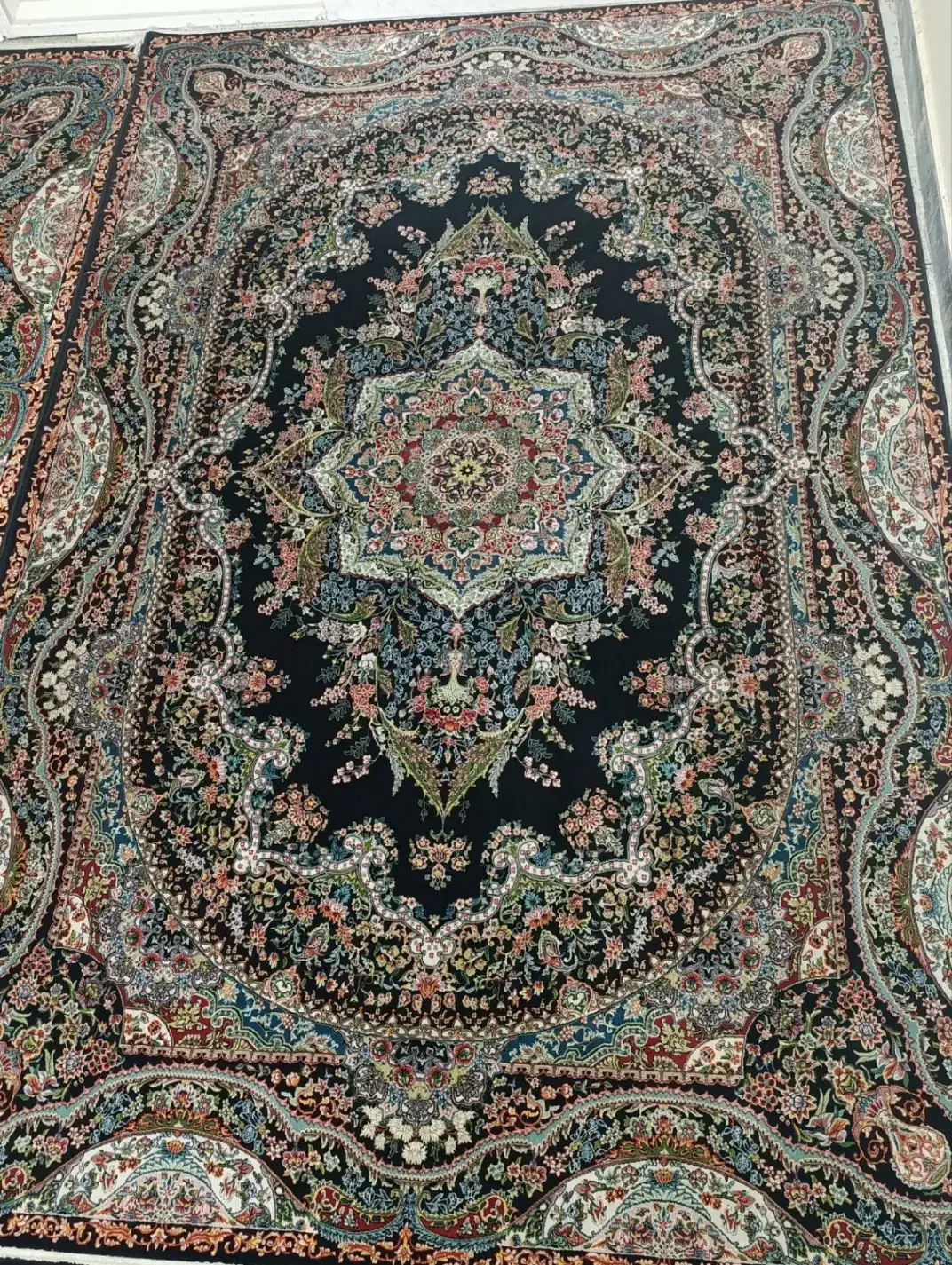 ۲تا فرش۶ متری ویه دونه ۹ متری با ۴ تا پشتی|فرش|مشکین‌دشت, |دیوار