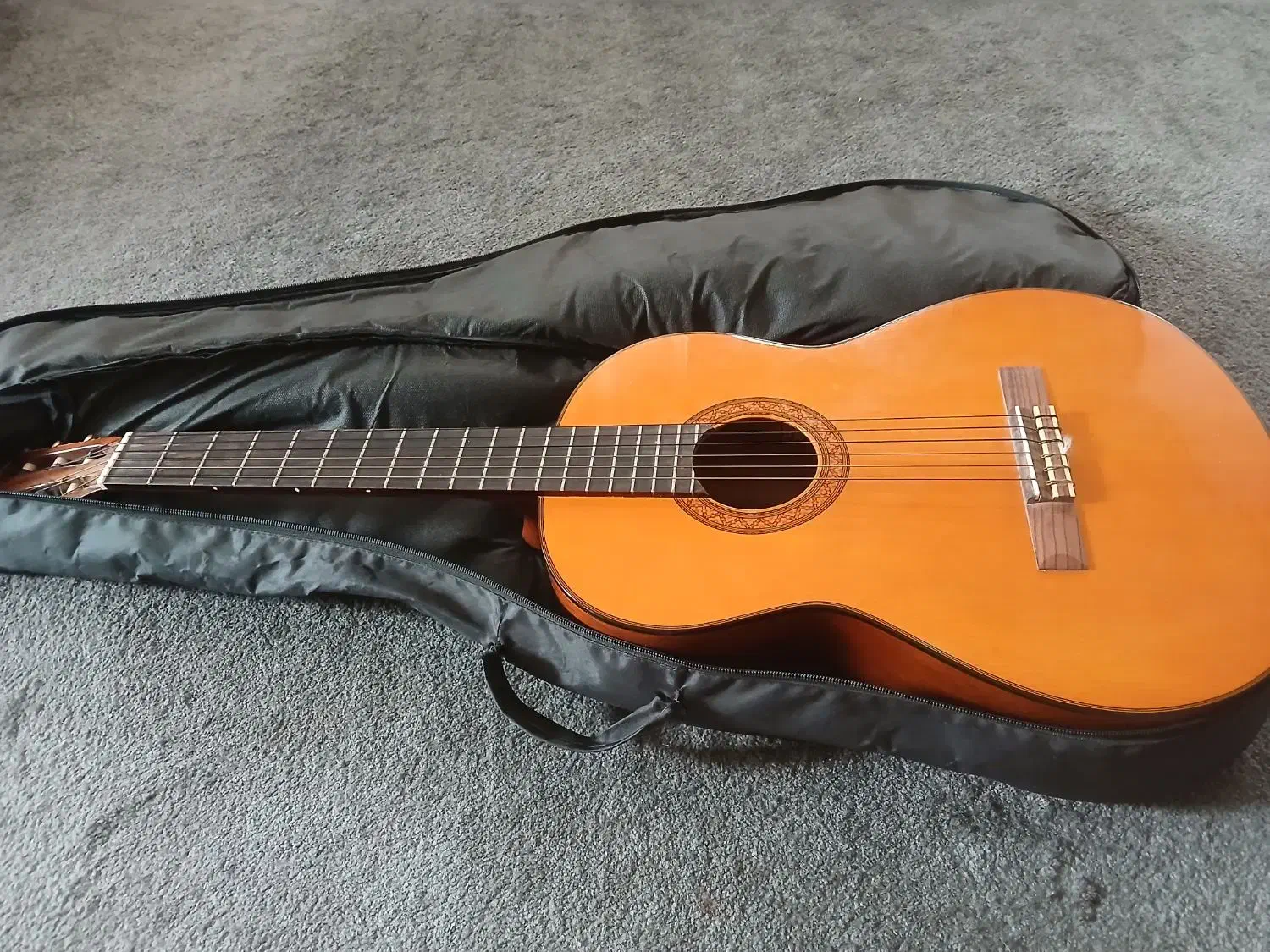 گیتار یاماهاc70اصلی|گیتار، بیس، امپلیفایر|زاهدان, |دیوار