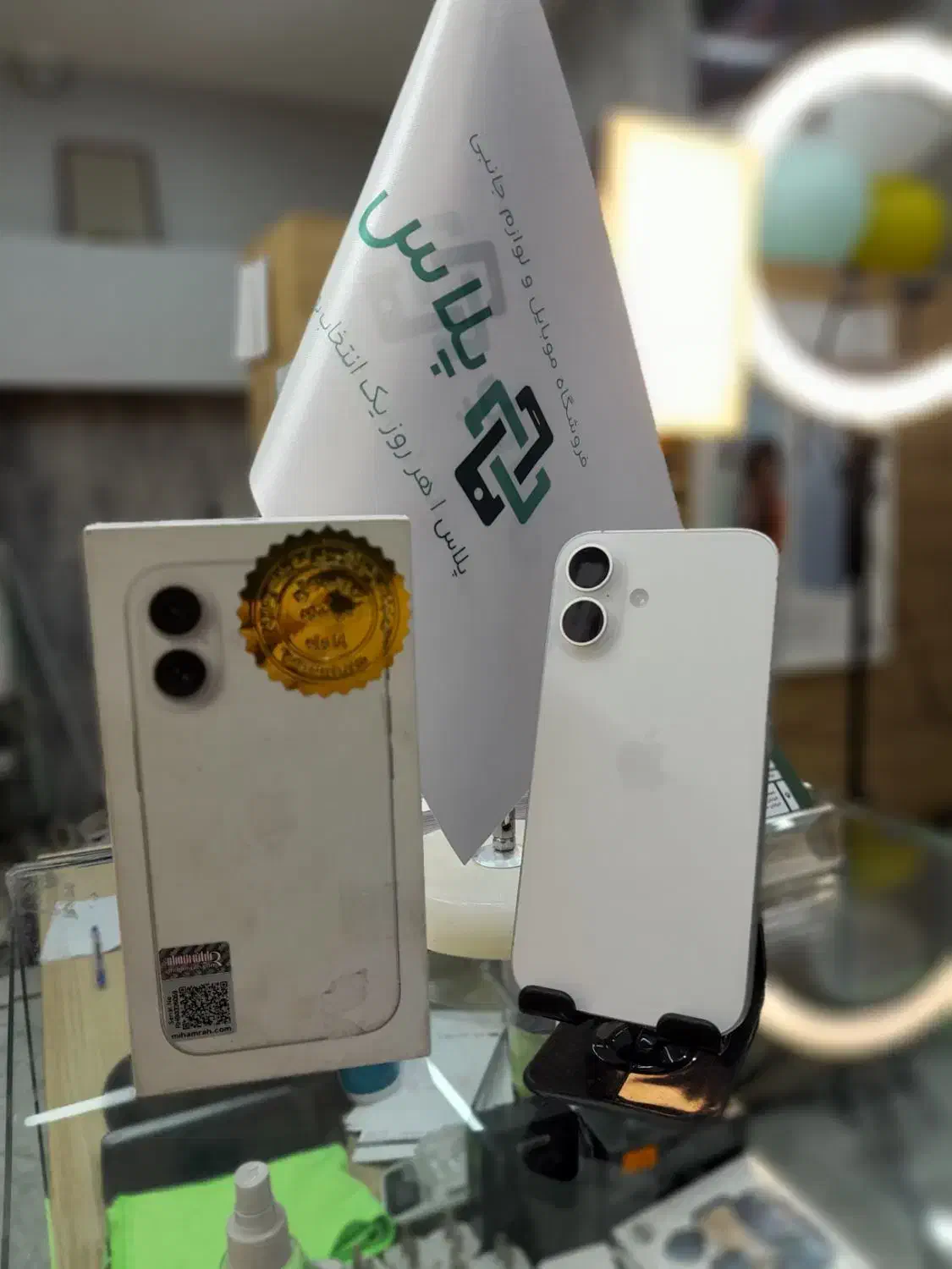 آیفون ۱۶ نرمال سفید|موبایل|اصفهان, برازنده|دیوار