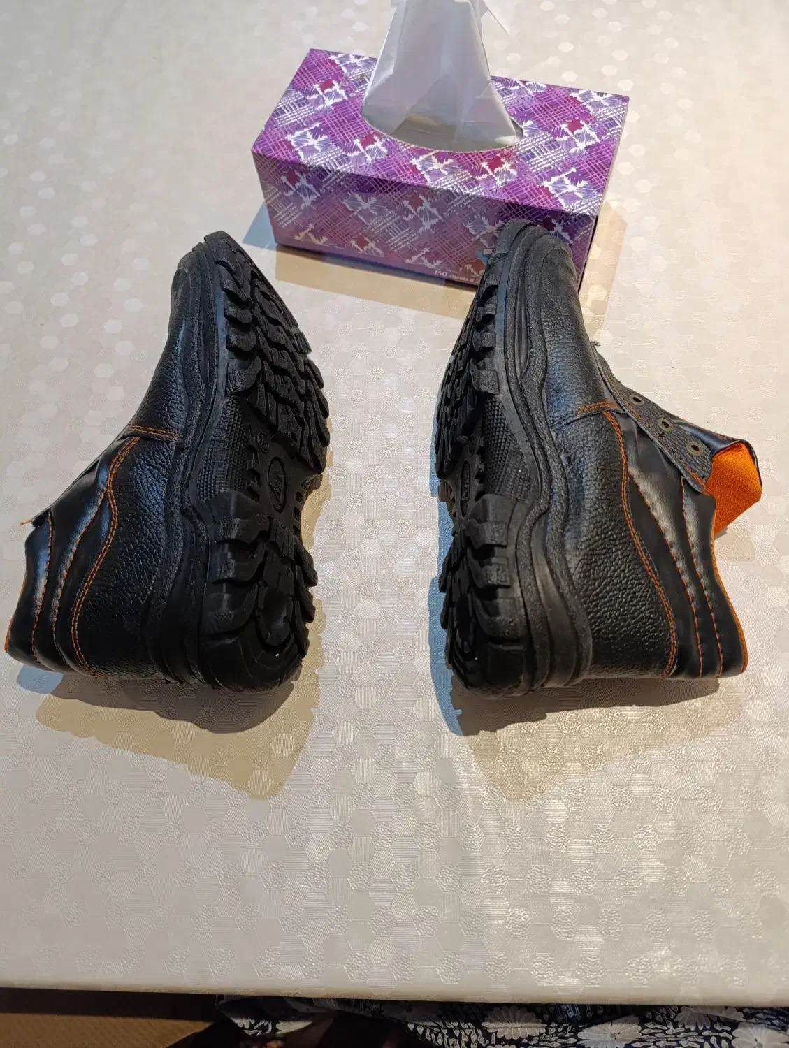 یک جفت کفش نیم بوت|کیف، کفش، کمربند|تهران, شهرآرا|دیوار