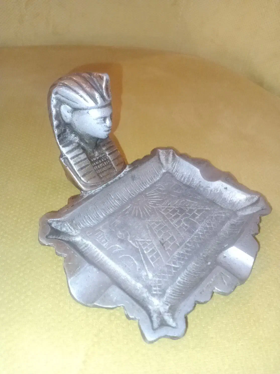 زیر سیگاری عتیقه دکوری آنتیک کلکسیونی|کلکسیون اشیاء عتیقه|اردبیل, |دیوار