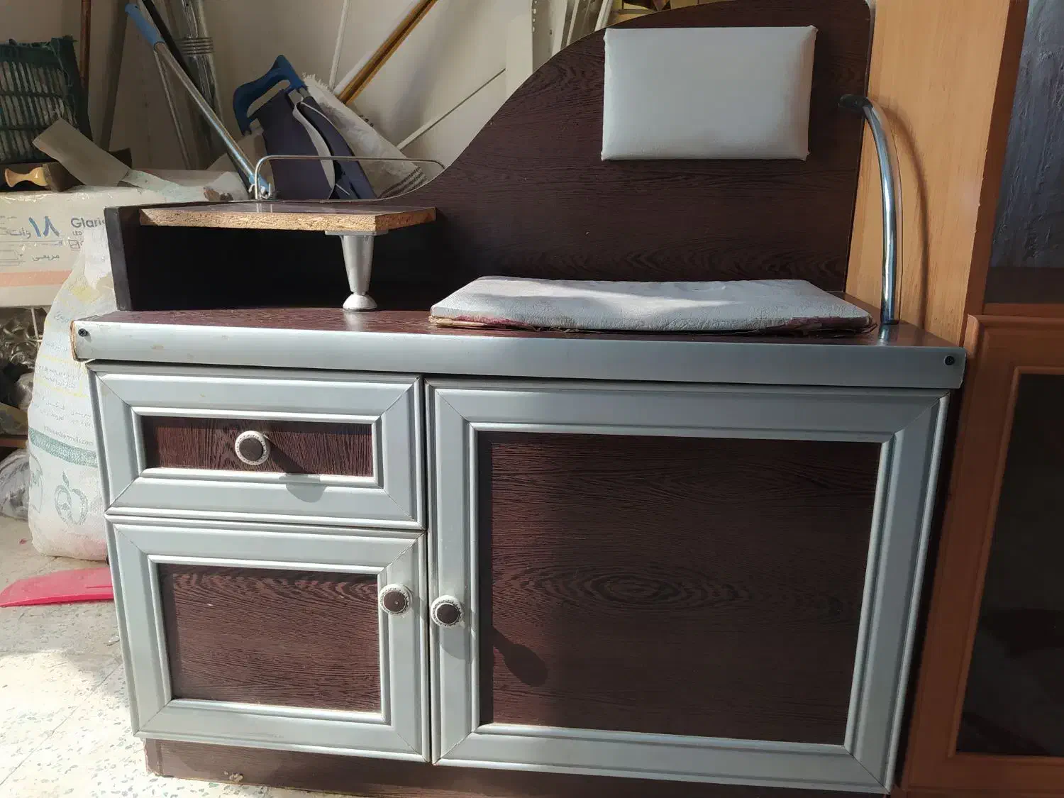 صندلی تلفن|میز تلفن|سیرجان, |دیوار