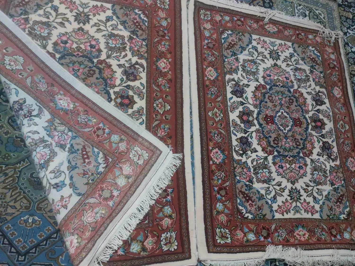 قالیچه دست بافت 1ونیم متری|فرش|شاهین‌شهر, سعدی جنوبی|دیوار