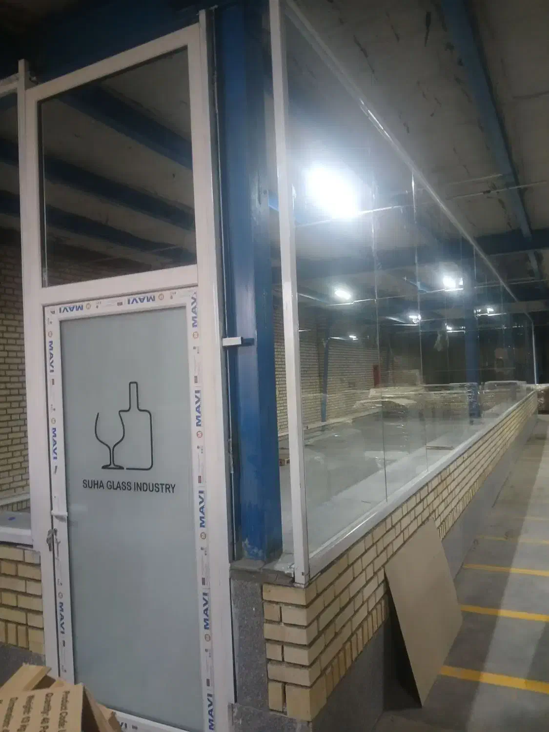 شیشه بری و درب پنجره دوجداره با بهترین قیمت|خدمات پیشه و مهارت|مشهد, ایثارگران|دیوار