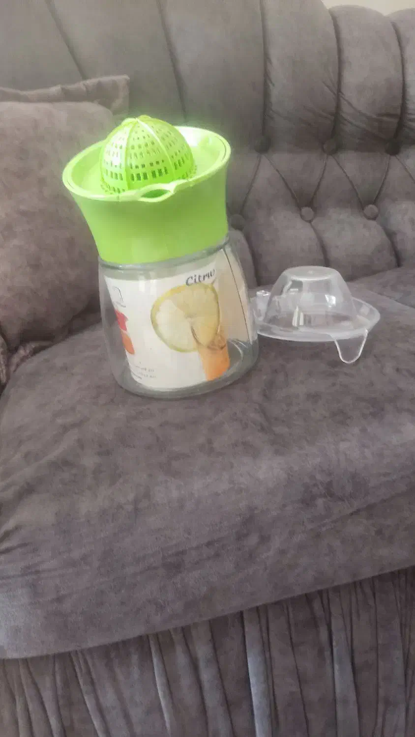 آبمیوه گیری دستی سالم بدنش شیشه ای در پلاستیکی|آبمیوه‌گیر و آب‌مرکبات‌گیر|نظرآباد, شهرک سید جمال الدین|دیوار