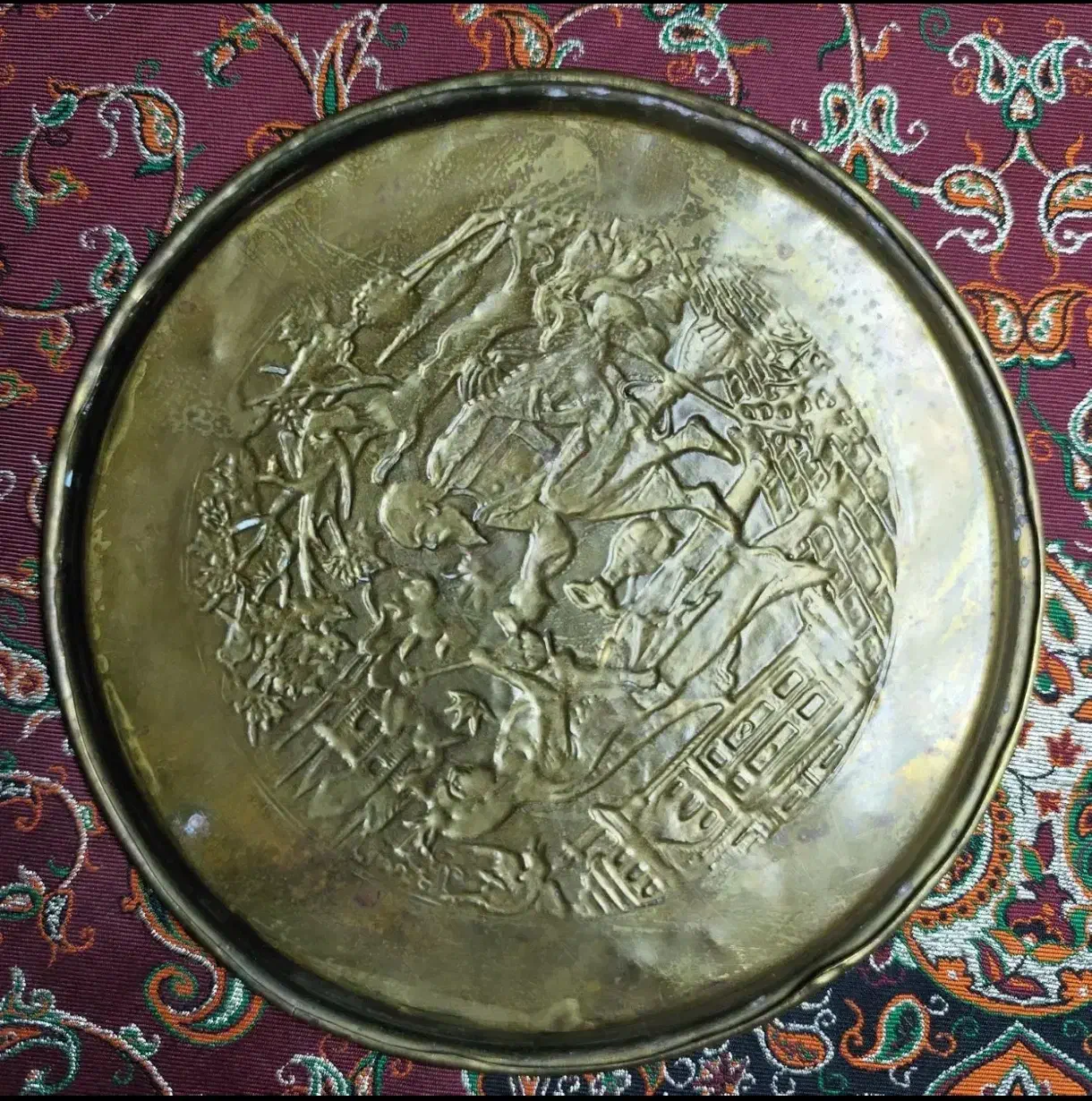 بشقاب|کلکسیون اشیاء عتیقه|قم, شاه احمد قاسم|دیوار