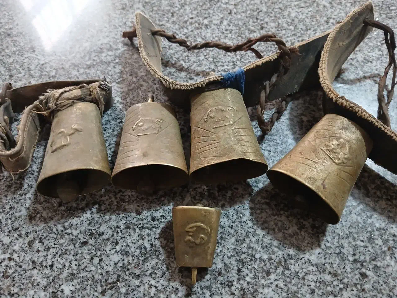 فروش ۵عدد برنجی قدیمی|کلکسیون اشیاء عتیقه|خمینی‌شهر, |دیوار