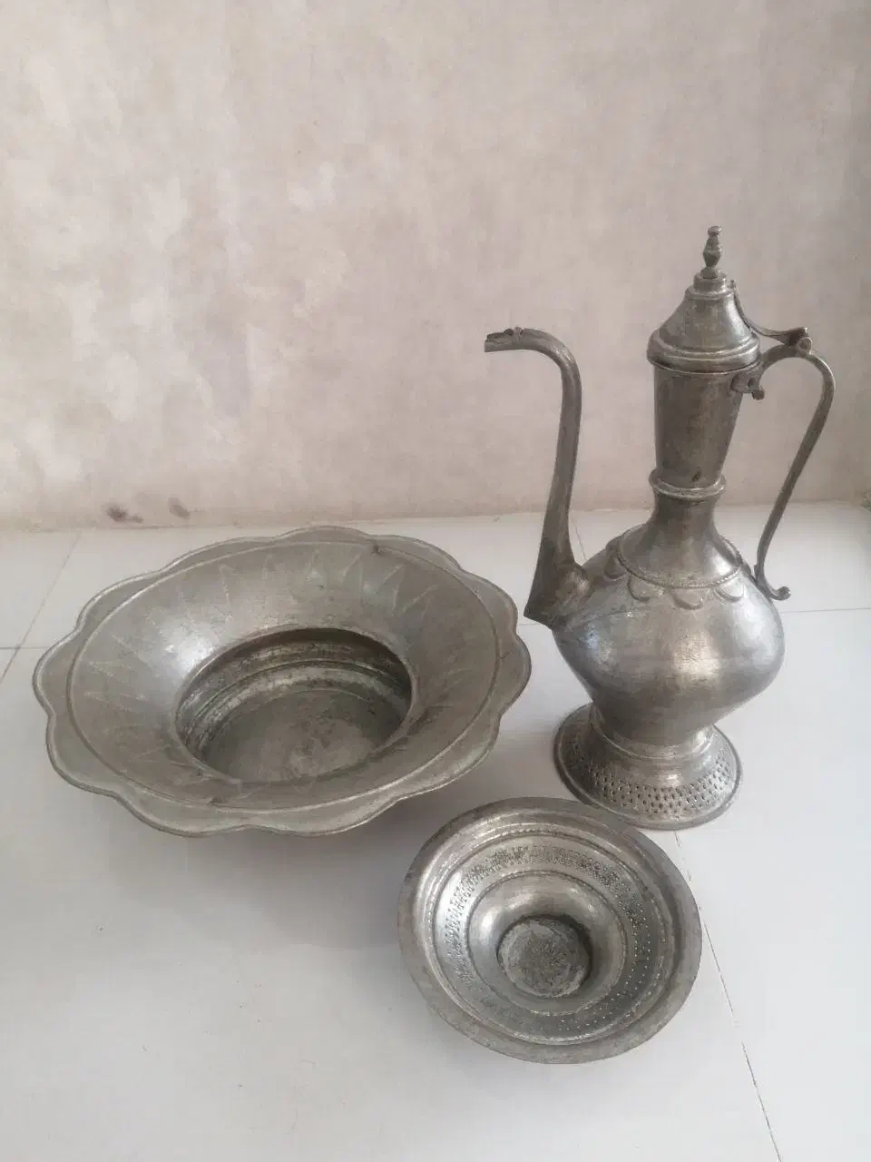 آفتابه لگن مسی قدیمی|صنایع دستی و سایر لوازم تزئینی|قم, انسجام|دیوار