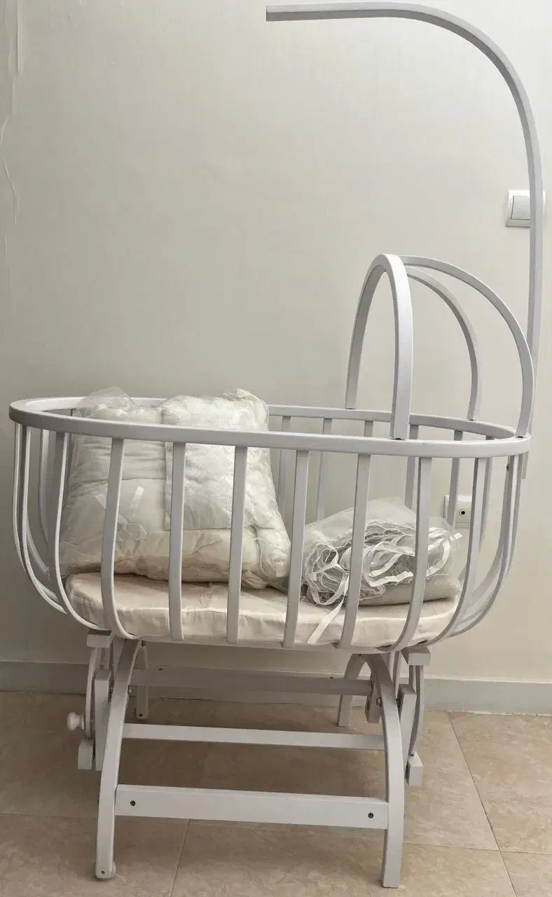 فروش در حد نو تخت کنار مادر کلییر سه چرخه|تخت و صندلی بچه|رودهن, |دیوار