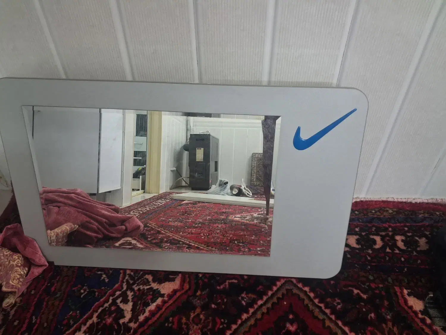 اینه|آینه|ورامین, ورامین|دیوار