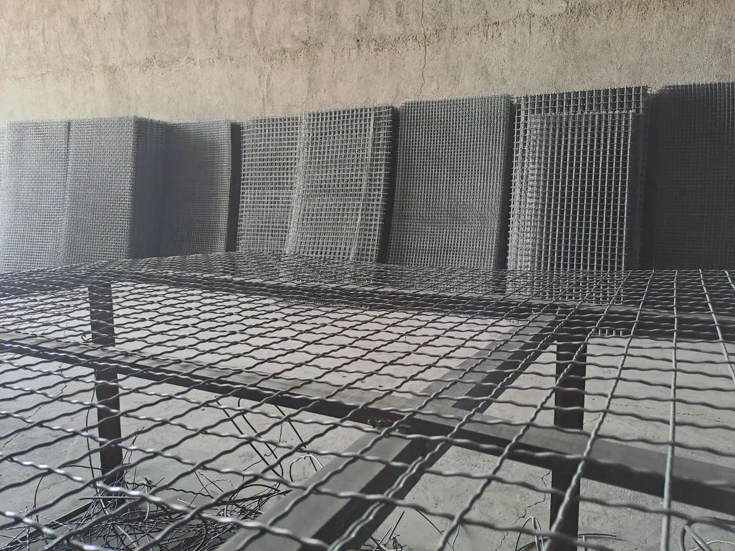 استخدام نیرو در کارگاه توری فنس شاخه مفتول|استخدام معماری، عمران و ساختمانی|مشهد, کشاورز|دیوار