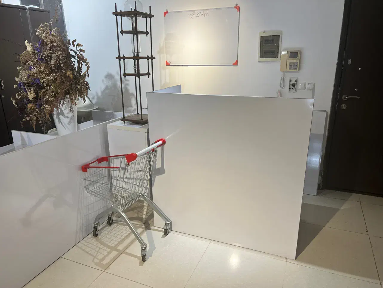 کانتر قفسه تمام ام دی اف سفید در حد نو|کتابخانه، شلف، قفسههای دیواری|کیش, |دیوار