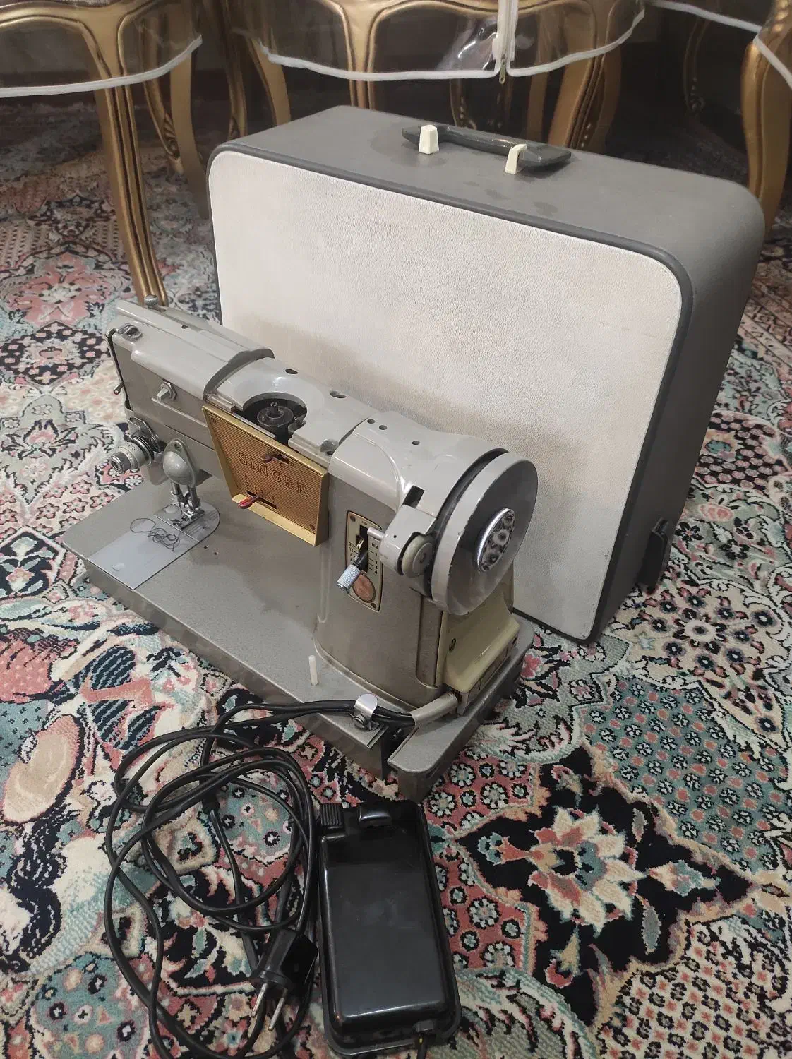 چرخ خیاطی سینگر قدیمی|کلکسیون اشیاء عتیقه|قم, سالاریه|دیوار