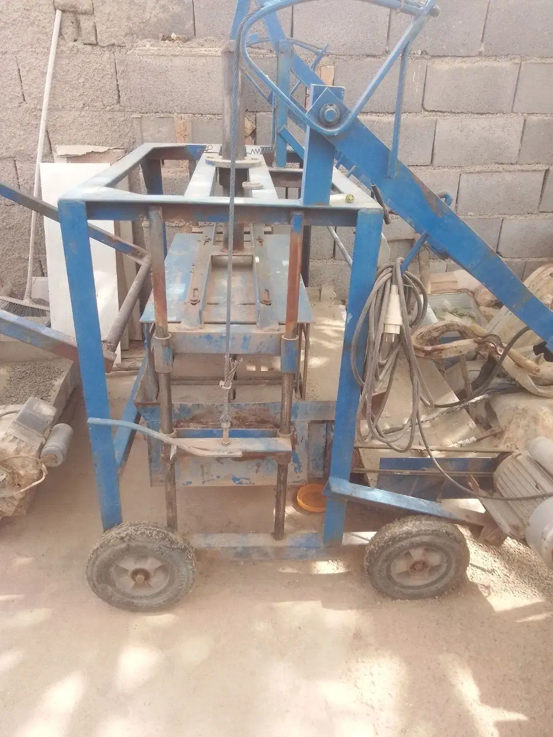 دستگاه بلوکه زنی ومیکسر|مصالح و تجهیزات ساختمان|مشهد, شهرک مهر آباد|دیوار