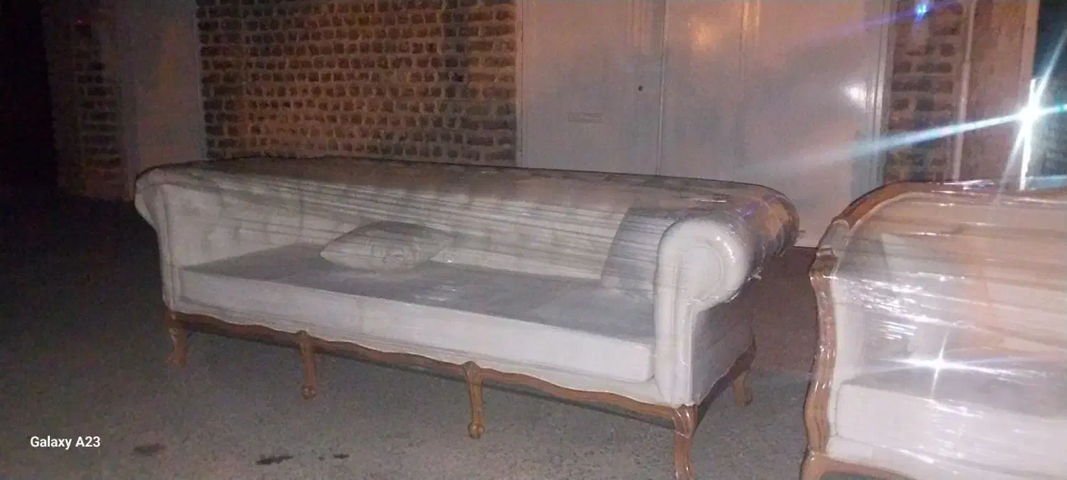 مبل کوئین|مبلمان خانگی و میز عسلی|قم, قلعه کامکار|دیوار