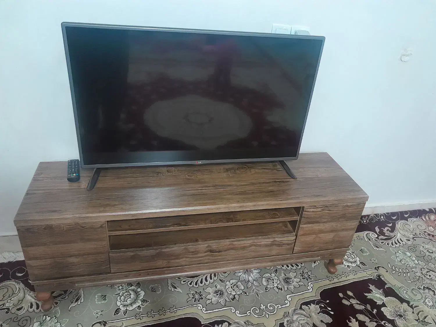 تلویزیون ال جی  اصل کره زیر تلویزیون دکور|تلویزیون و پروژکتور|سنندج, |دیوار