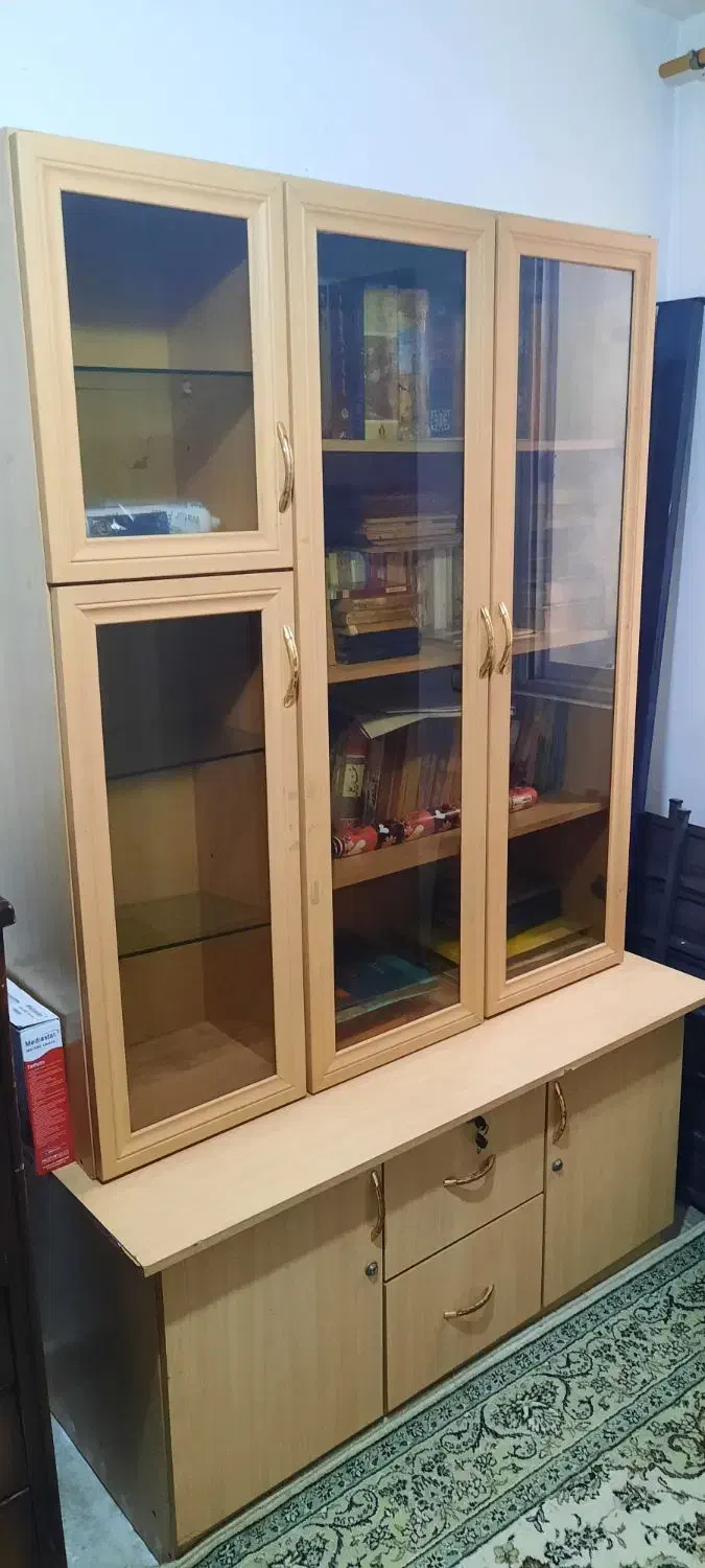 میز کتابخانه|کتابخانه، شلف، قفسه‌های دیواری|رشت, کوی حسینی|دیوار