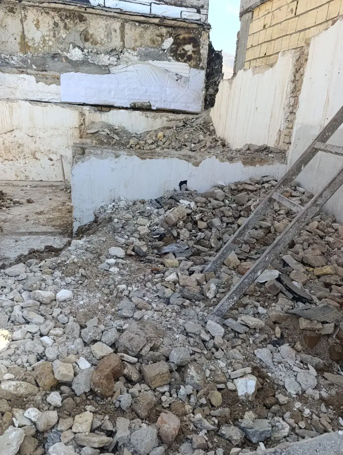 نخاله ساختمانی رایگان|مصالح و تجهیزات ساختمان|ایلام, |دیوار