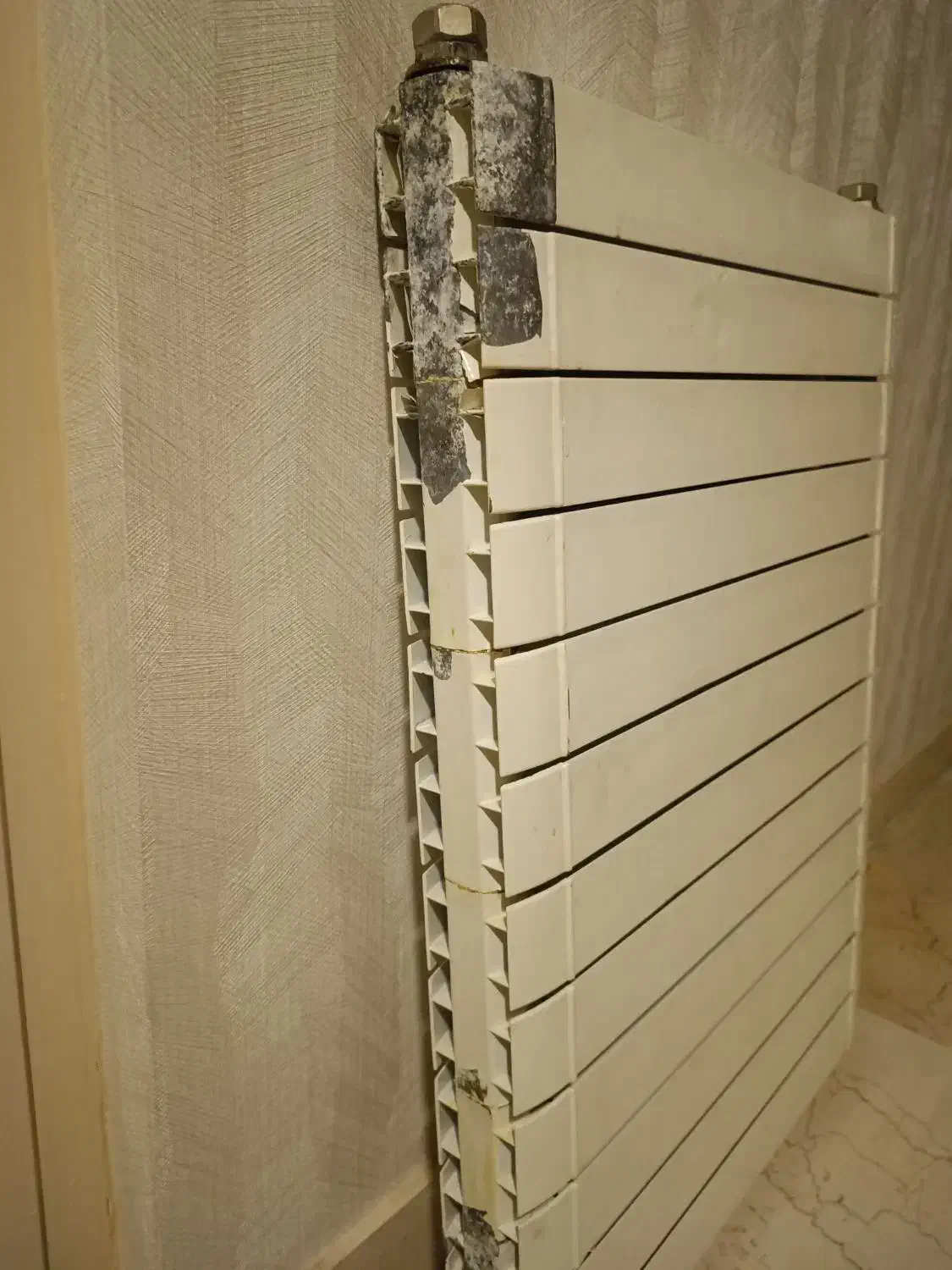 رادیاتور شوفاژ 12پره.|آبگرمکن، پکیج، شوفاژ|تهران, صادقیه|دیوار