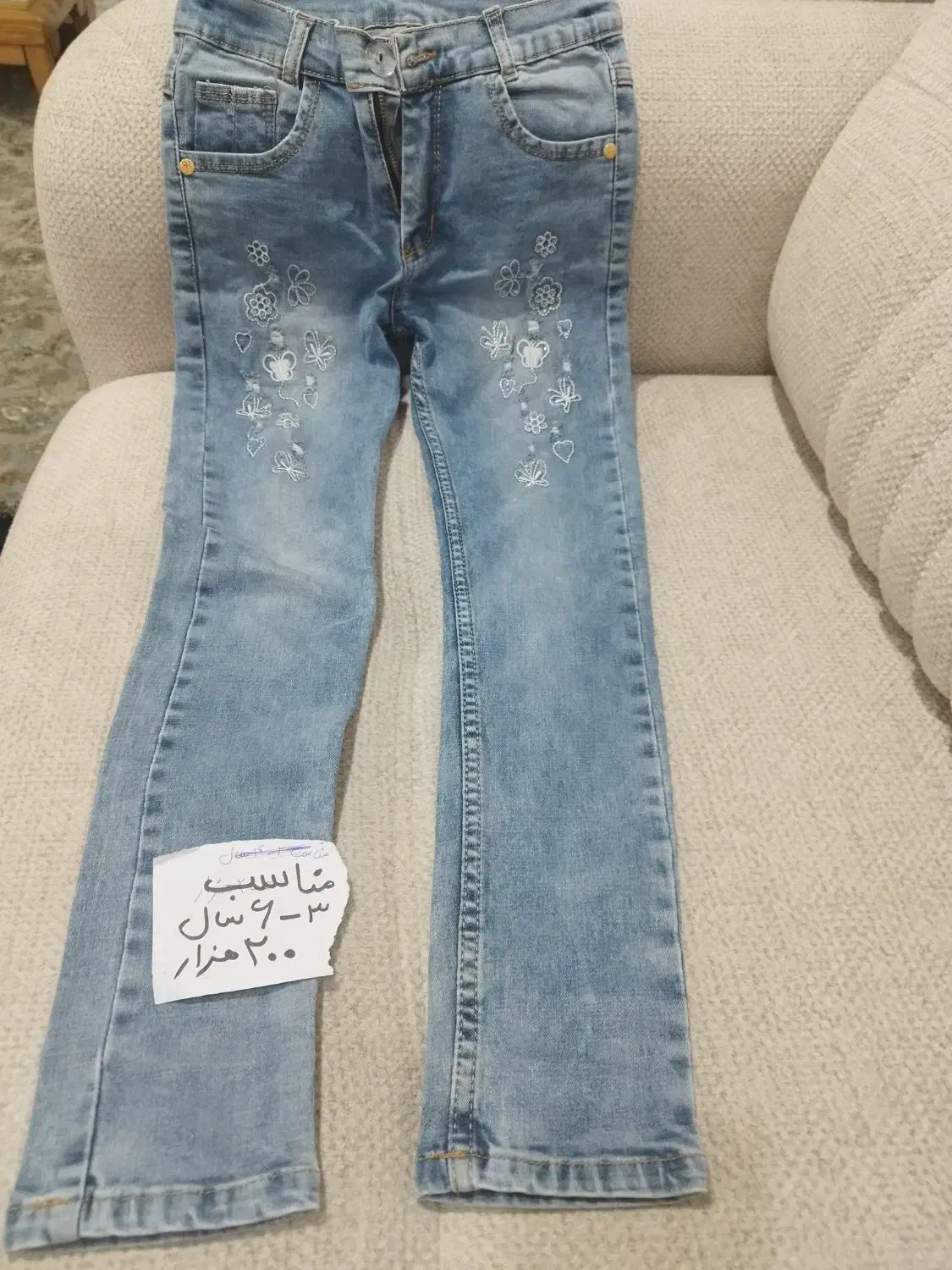 تعدادی لباس زیبای دخترانه|کفش و لباس بچه|مریوان, |دیوار