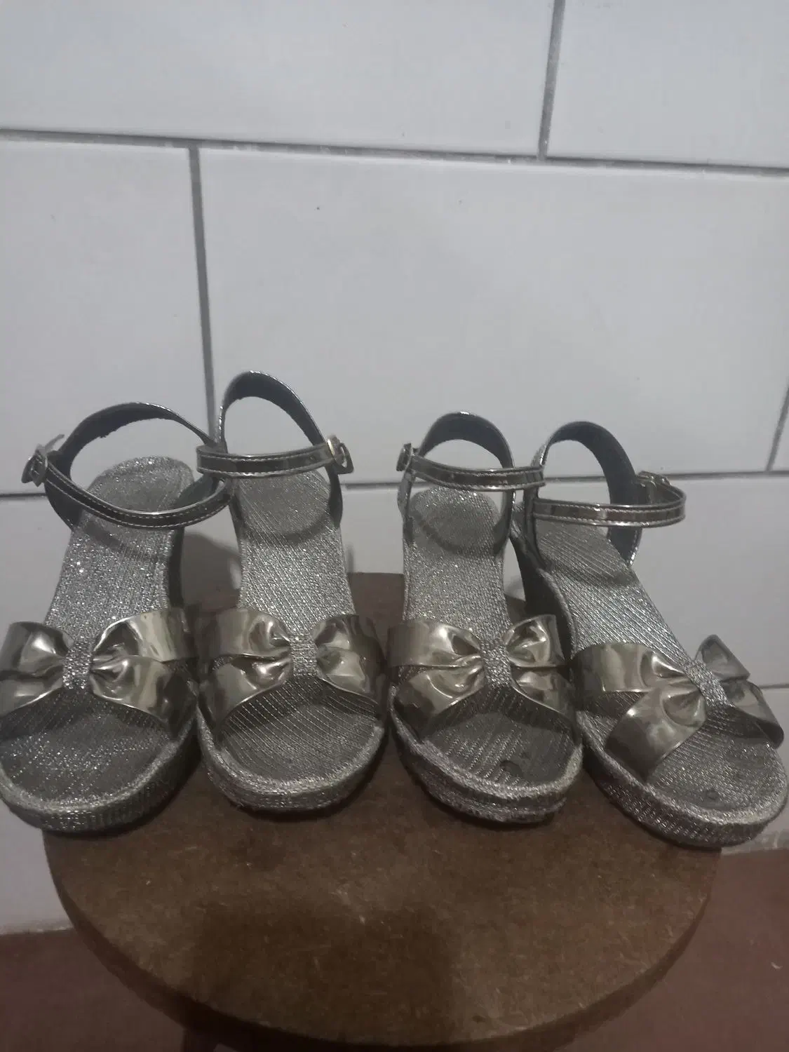 دو جفت صندل مجلسی دخترانه|کیف، کفش، کمربند|فسا, |دیوار