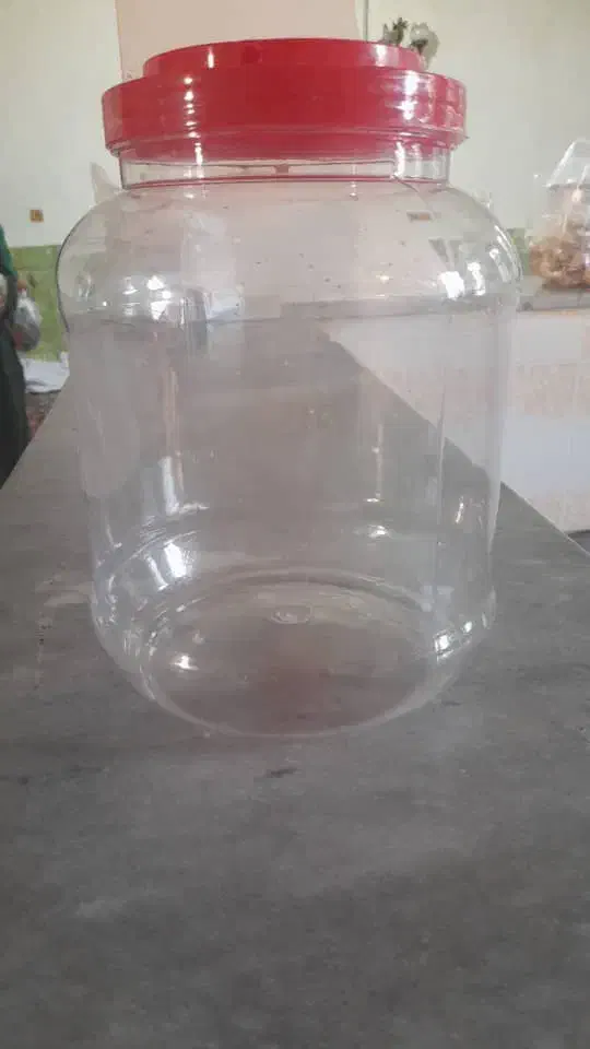 دبه 4کیلویی مناسب ترشی وحبوبات|ظروف نگهدارنده، پلاستیکی، یک‌بارمصرف|یاسوج, |دیوار