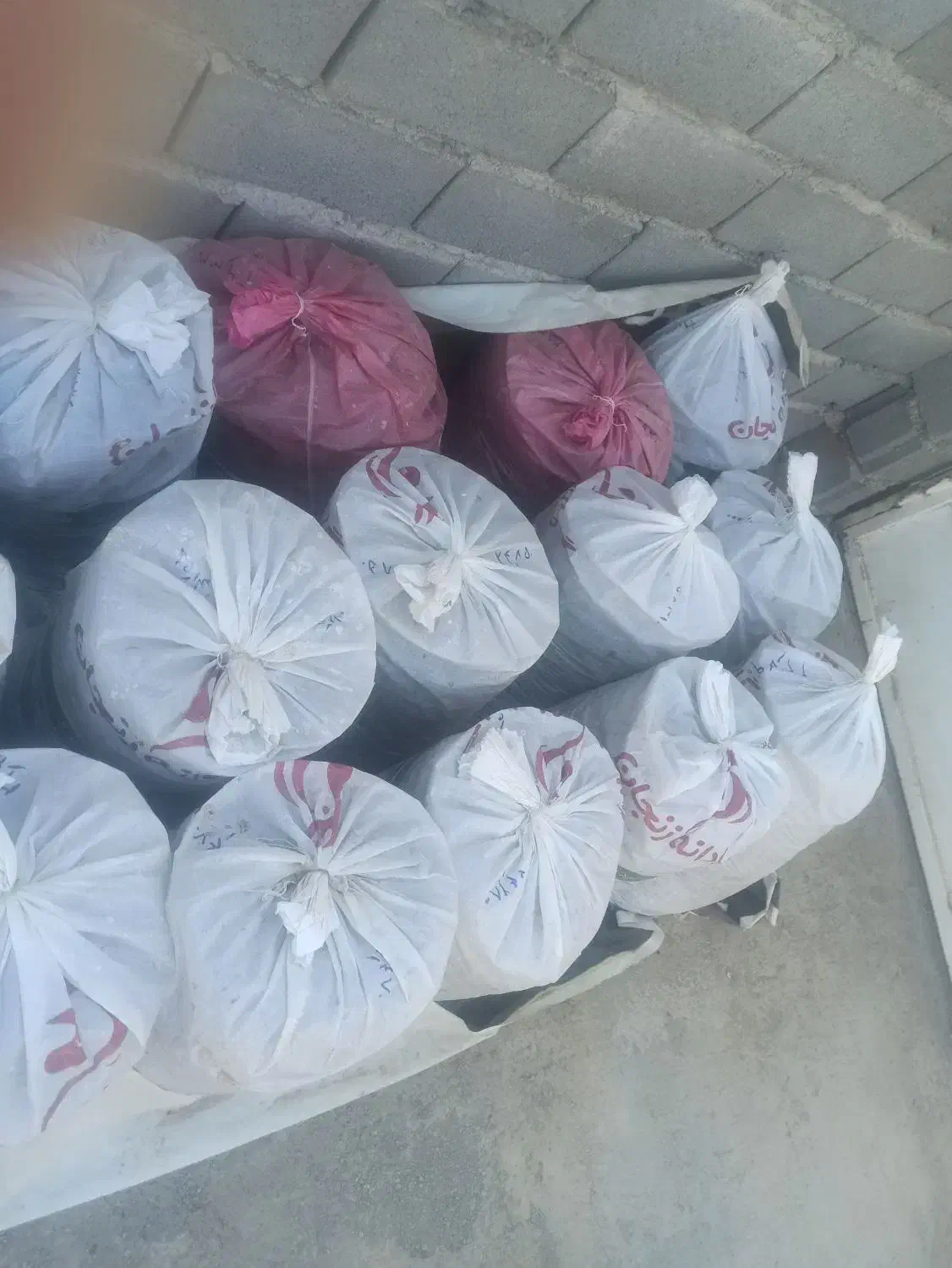 کود مرغی قفسی بدون خاک تمیز|خدمات باغبانی و درختکاری|کاشان, راوند|دیوار