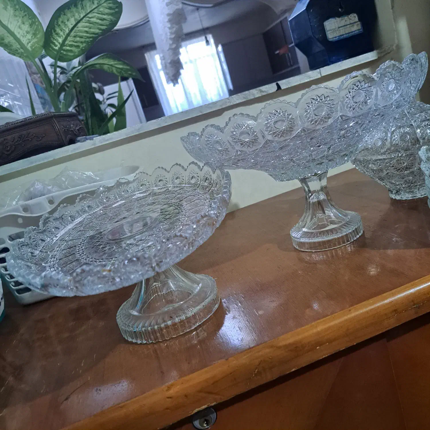 ظرف پذیرایی بلور شیک|ظروف سرو و پذیرایی|دورود, |دیوار