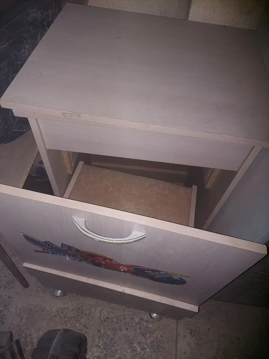 میز چرخ خیاطی|لوازم خیاطی و بافتنی|لنجان, |دیوار