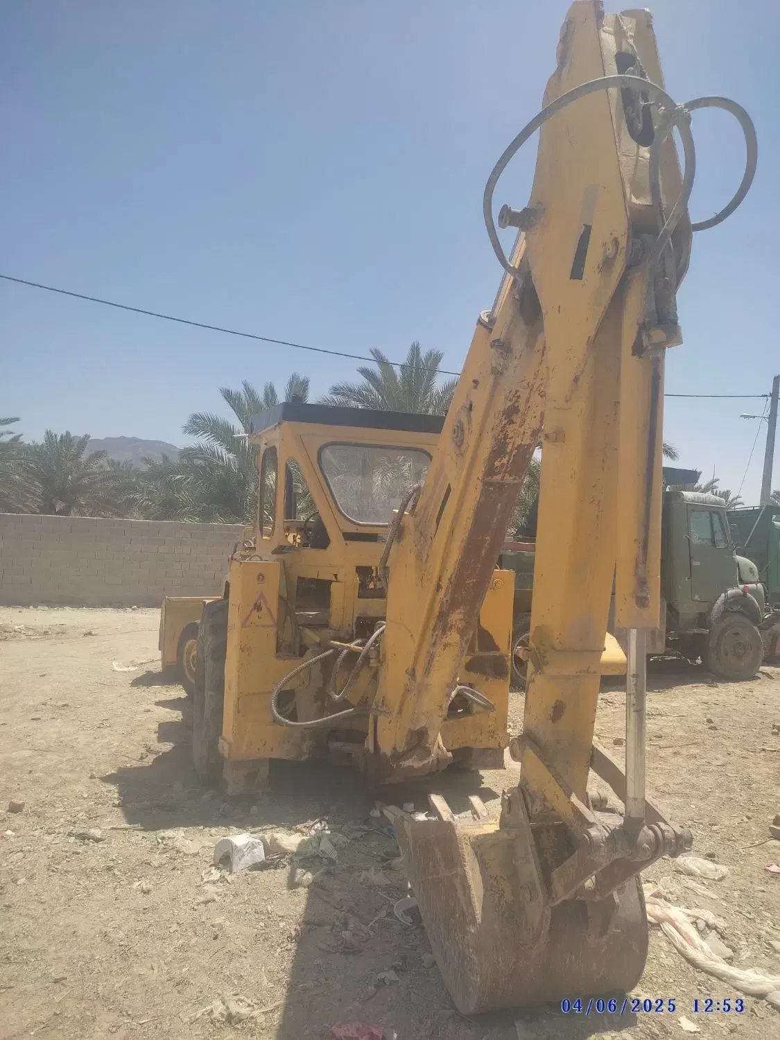 حفرچاه وکانال تخریب جمع آوری نخاله بیل لودرسراوان|خدمات حمل و نقل|سراوان, |دیوار