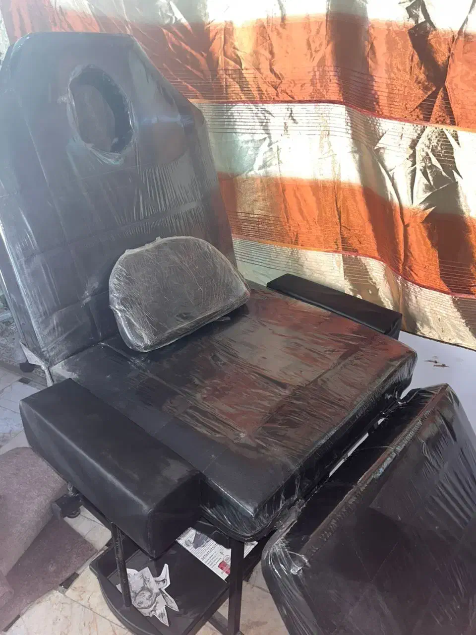 صندلی تخت شو|آرایشگاه و سالن‌های زیبایی|قم, طلاب غیر ایرانی|دیوار