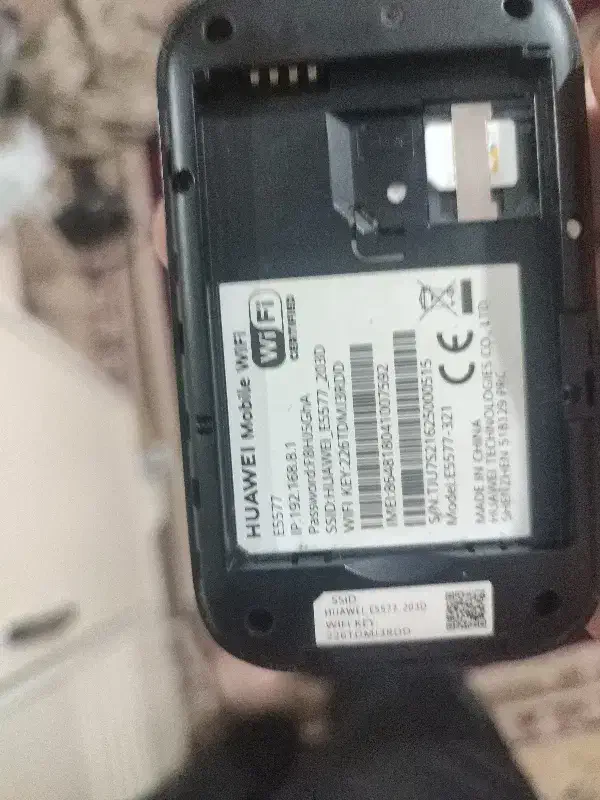 وایفای هاوایی مدلE5577  با عروس هلندی هم میزنم|مودم و تجهیزات شبکه|فسا, |دیوار