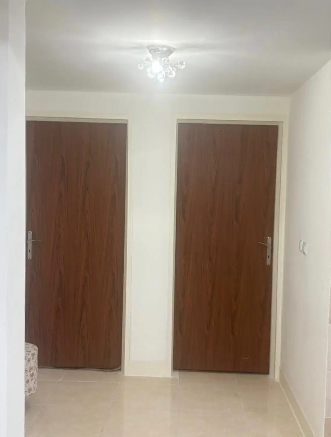 درب|مصالح و تجهیزات ساختمان|صدرا-فارس, فاز ۱|دیوار