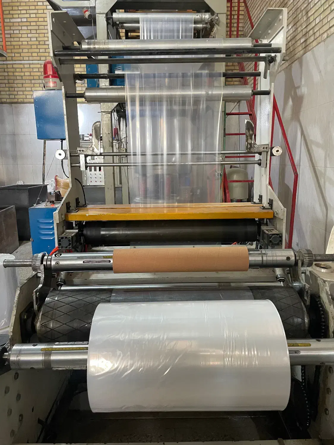 تولید نایلون و چاپ|ظروف نگهدارنده، پلاستیکی، یک‌بارمصرف|برخوار, |دیوار