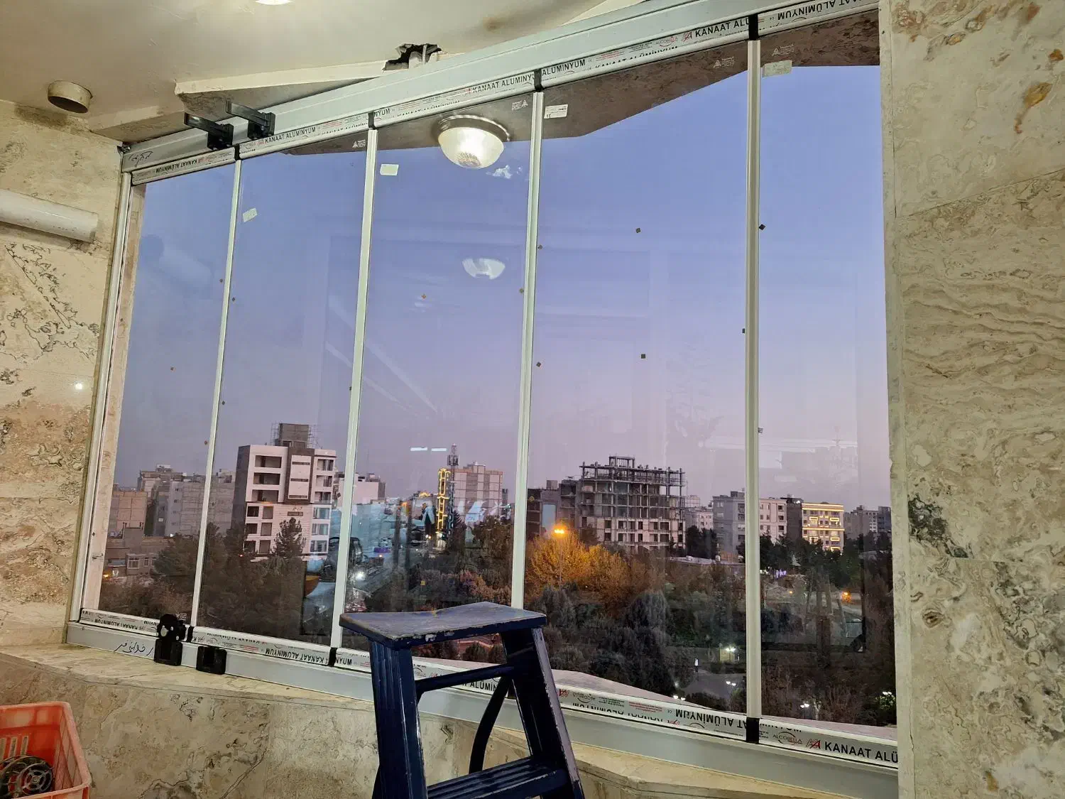 شیشه سکوریت،شیشه بالکنی تاشو،کرکره برقی،درب اتومات|خدمات پیشه و مهارت|نیشابور, بنیاد شهید|دیوار