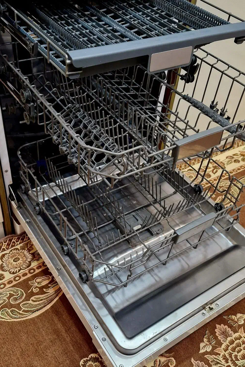 ماشین ظرفشویی بلوتینی از شرکت امرسان|ماشین ظرفشویی|رشت, پیرکلاچای|دیوار