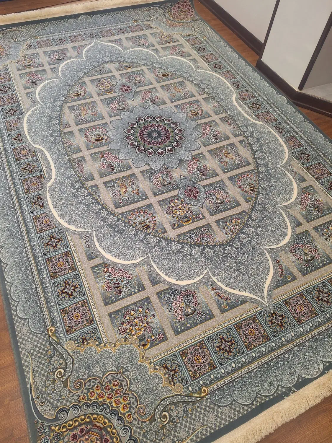 فروش فوری یک تخته فرش ۶ متری نو|فرش|یزد, |دیوار