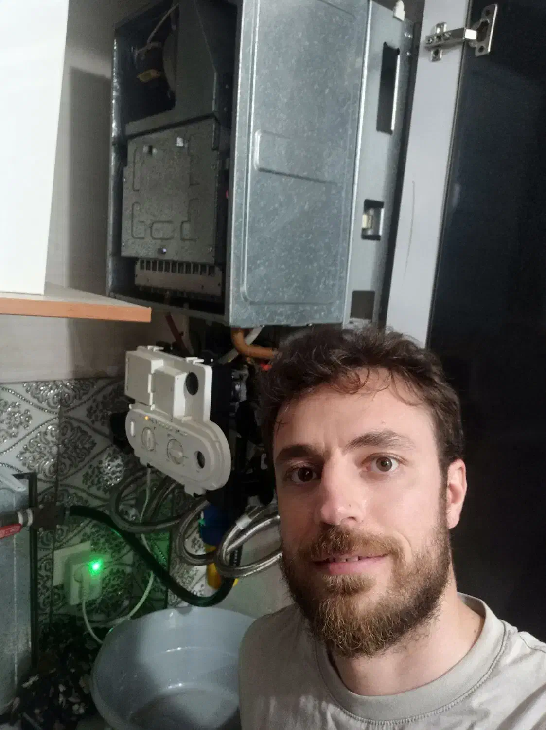 تعمیرات تخصصی پکیج|خدمات پیشه و مهارت|رشت, نیکمرام|دیوار